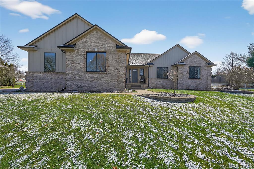 16529 W Horseshoe Trail, Linden, MI 48451 — front exterior