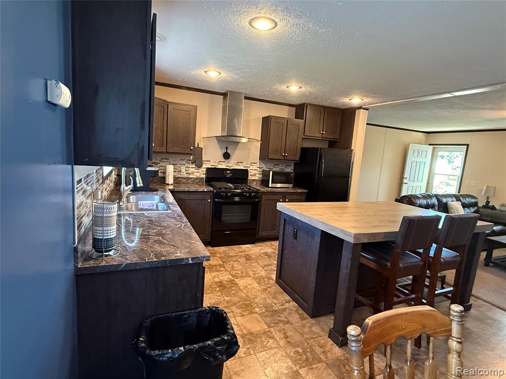 1101 Forest Lane, Columbus, MI — Photo 13