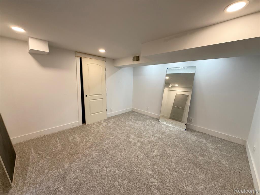 46557 Glen Pointe Drive, Utica, MI 48315 — Photo 51