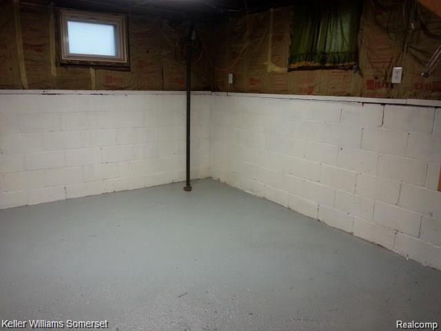904 N MAPLE Avenue, Royal Oak, MI 48067 — Photo 16