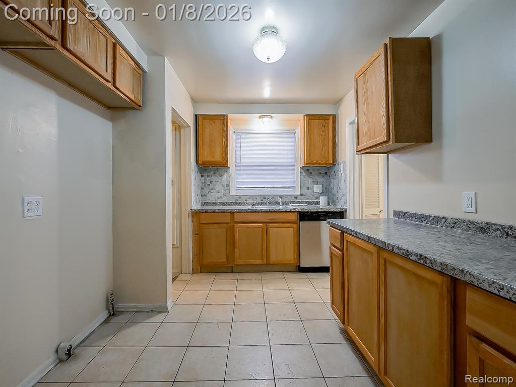 8976 Esper Street, Detroit, MI 48204 — Photo 6