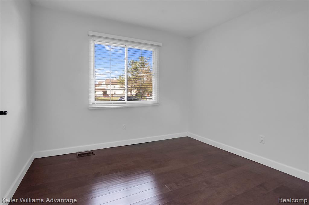 2750 Maple Forest Drive, Wixom, MI 48393 — Photo 16