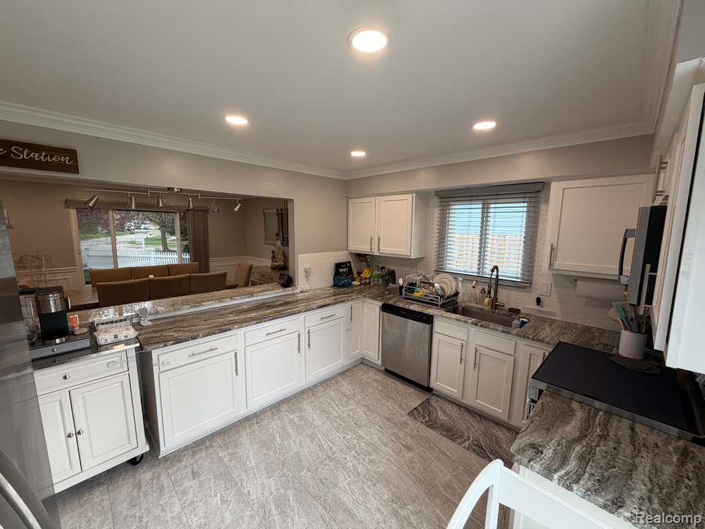 4803 Crestbrook Drive, Waterford, MI 48328 — Photo 6