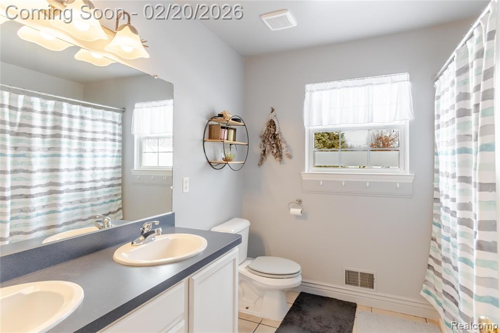 2430 Hickory Circle Drive, Howell, MI 48855 — Photo 9