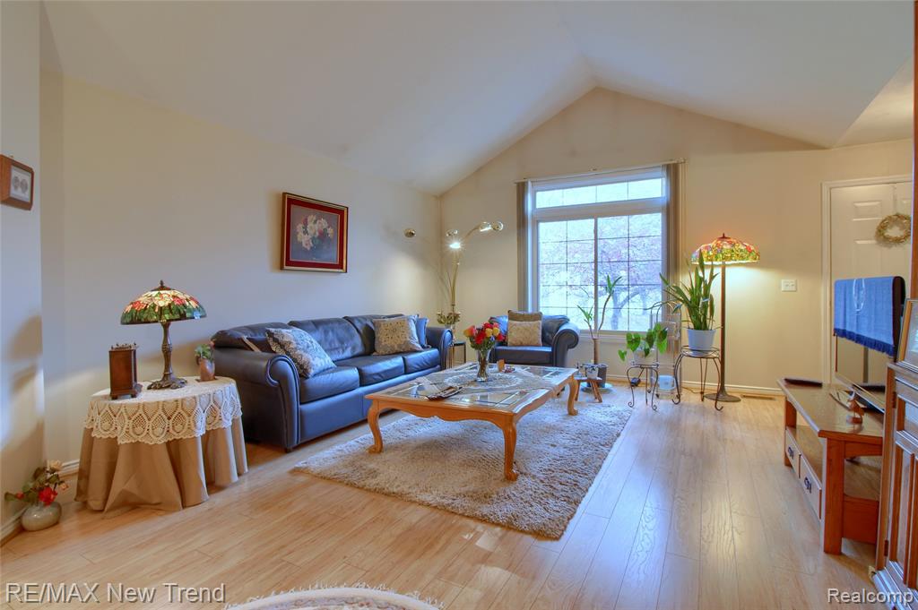 2759 Maple Forest Drive, Wixom, MI 48393 — Photo 6