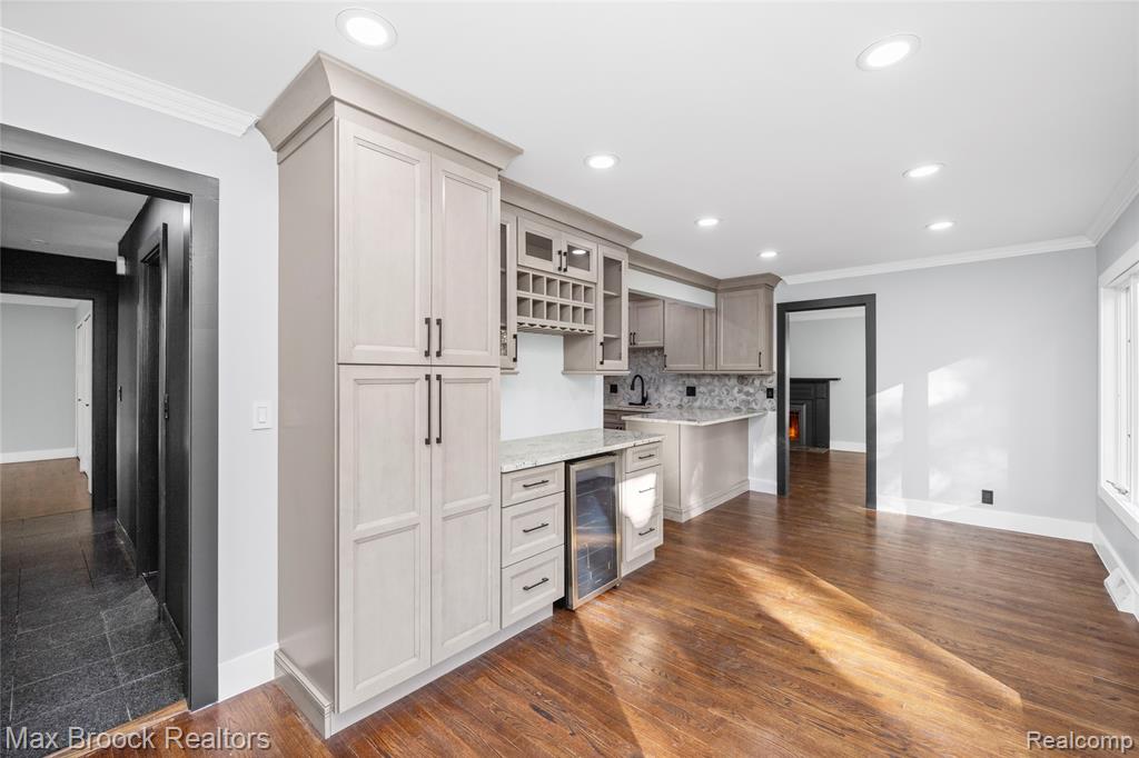 2724 Alveston Drive, Bloomfield, MI 48304 — Photo 13