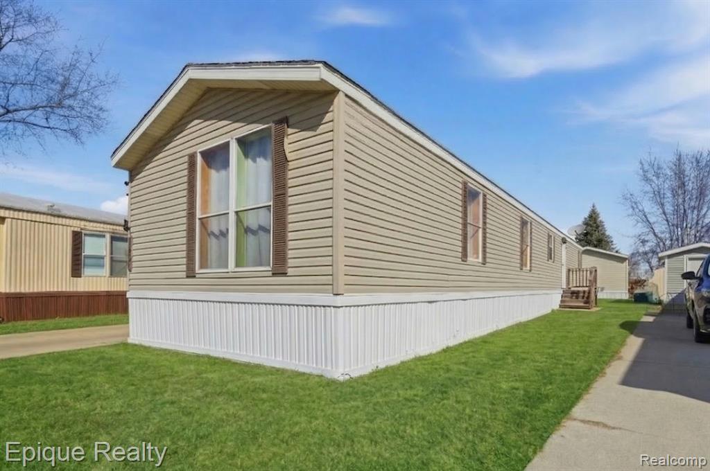 15317 Cartier Drive, Clinton Twp, MI 48038 — Photo 2