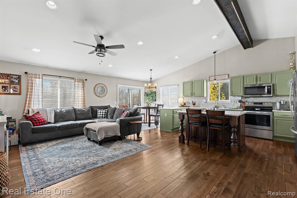 6581 WEDGEWOOD Court, Waterford, MI 48327 — Photo 4