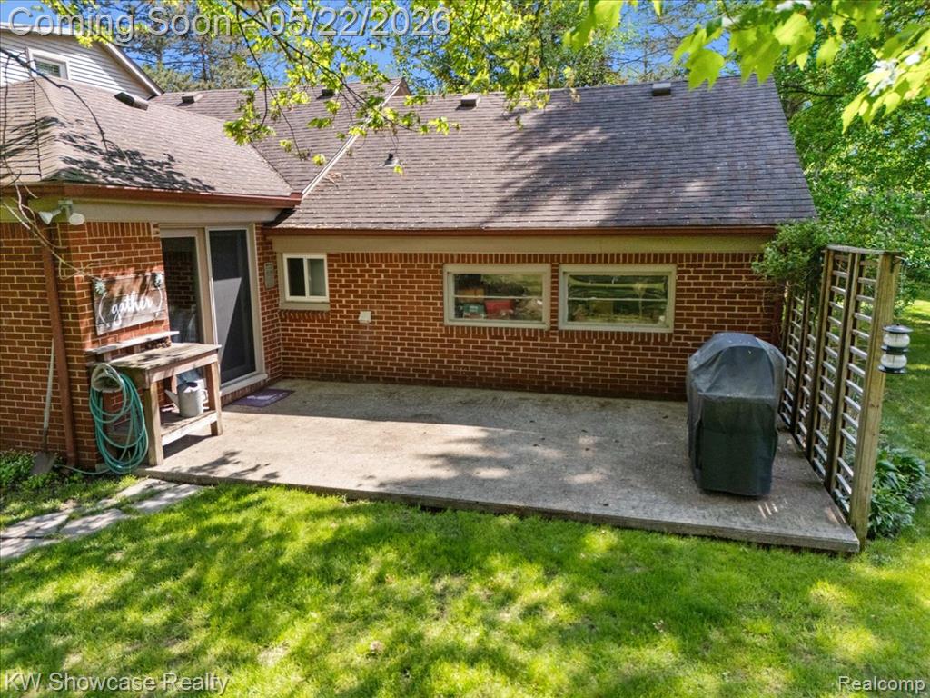 21105 Hugo Street, Farmington, MI 48336 — Photo 25