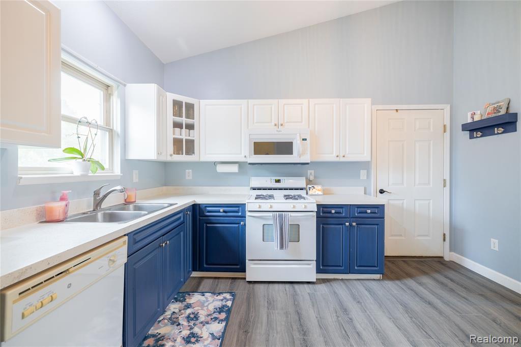 5300 Torrington Drive, 4, Monroe, MI 48161 — Photo 6