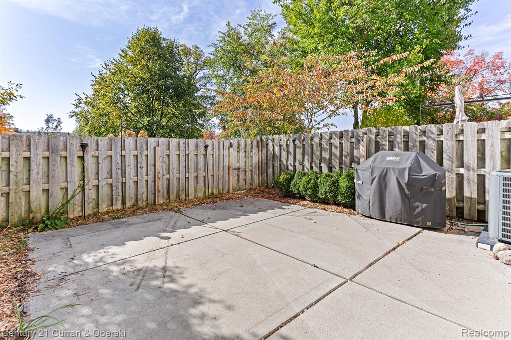 42645 Savoy Court, Northville, MI 48167 — Photo 40