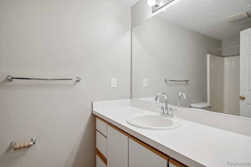 1449 HEATHERWOOD Lane, Ann Arbor, MI 48108 — Photo 32