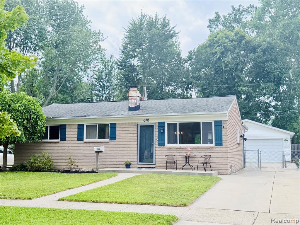 678 Georgia Avenue, Marysville, MI 48040