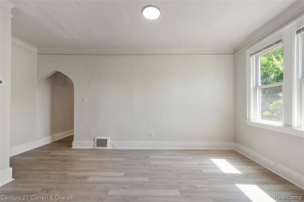 3725 Glynn Court, Detroit, MI 48206 — Photo 32