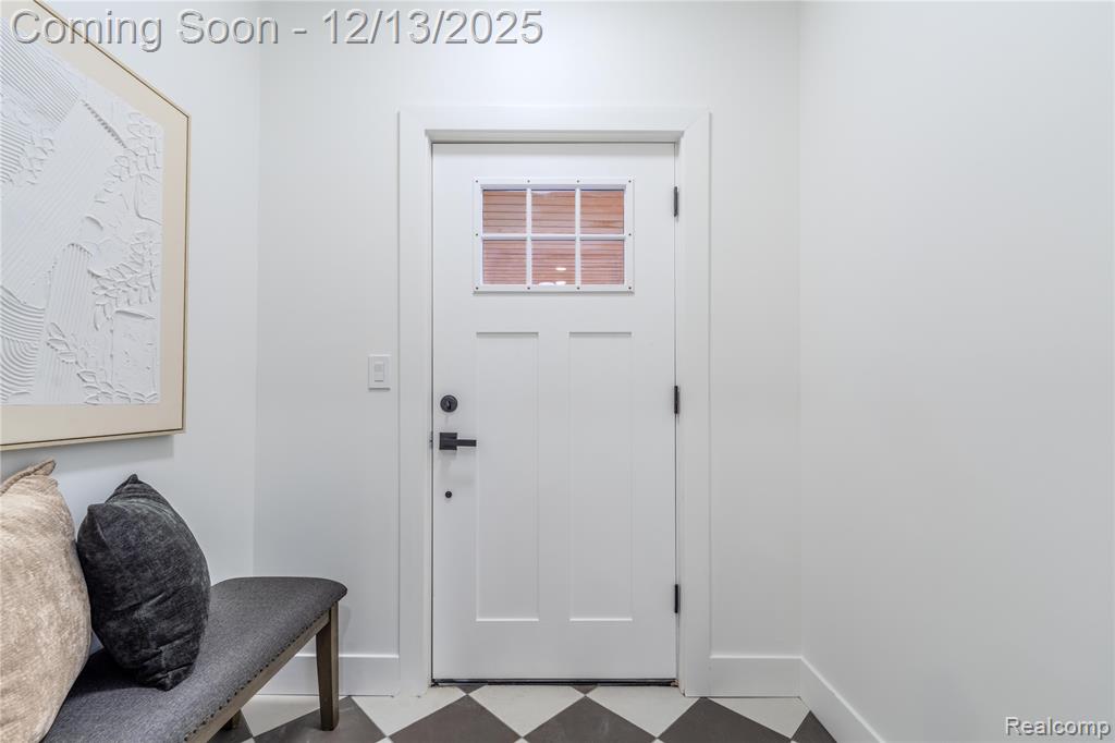 2433 Fischer Street, Detroit, MI 48214 — Photo 3