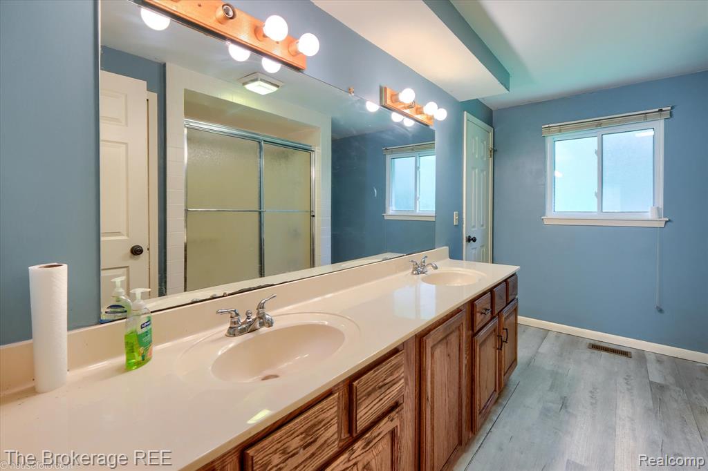 5312 Michael Court, Grand Blanc, MI 48439 — Photo 25