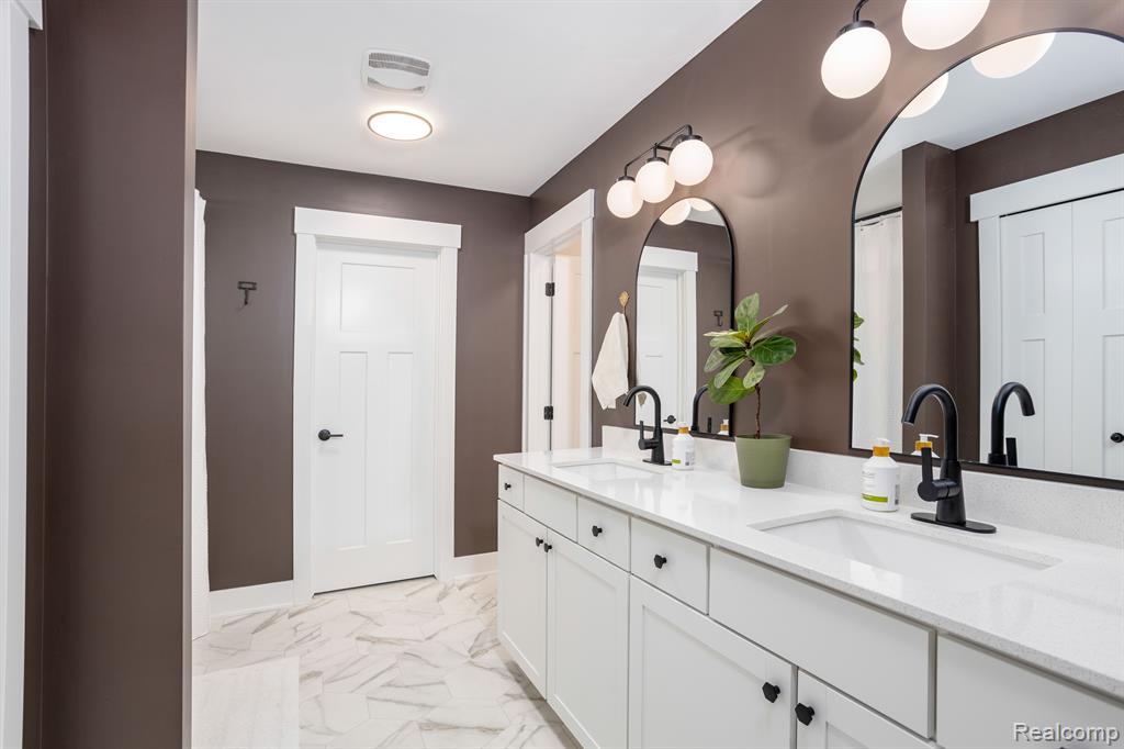 58790 SELLA Drive, South Lyon, MI 48178 — Photo 30
