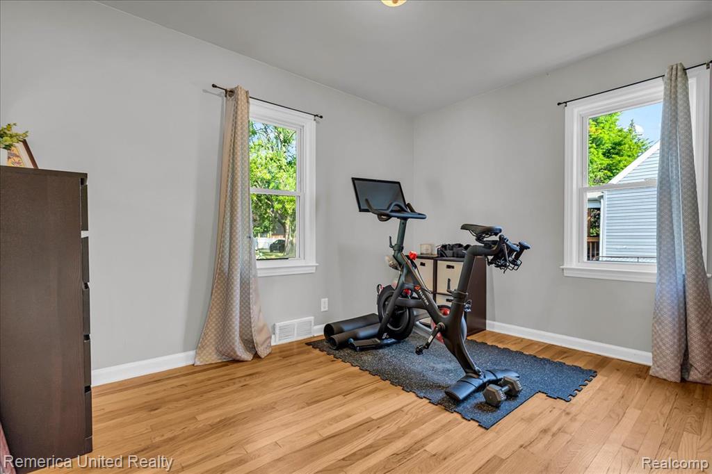 4240 Mandalay Avenue, Royal Oak, MI 48073 — Photo 17