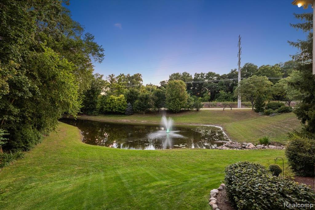 510 Hunters Crossing, Bloomfield Hills, MI 48304 — Photo 59