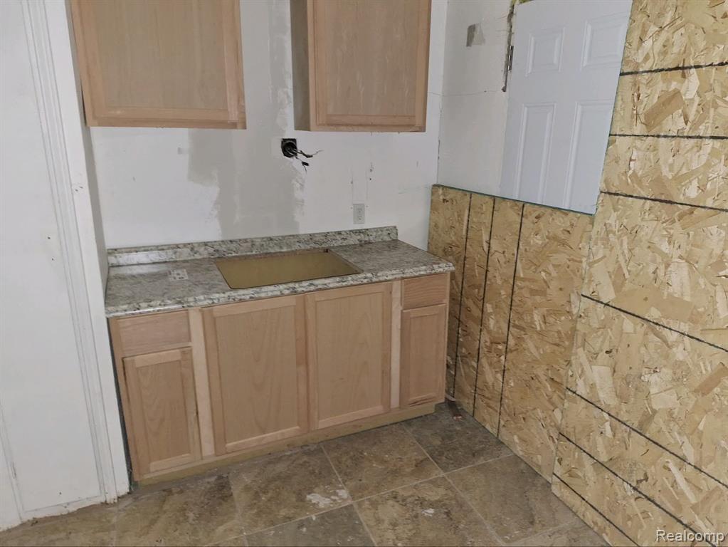 18344 KELLY Road, Detroit, MI 48224 — Photo 14