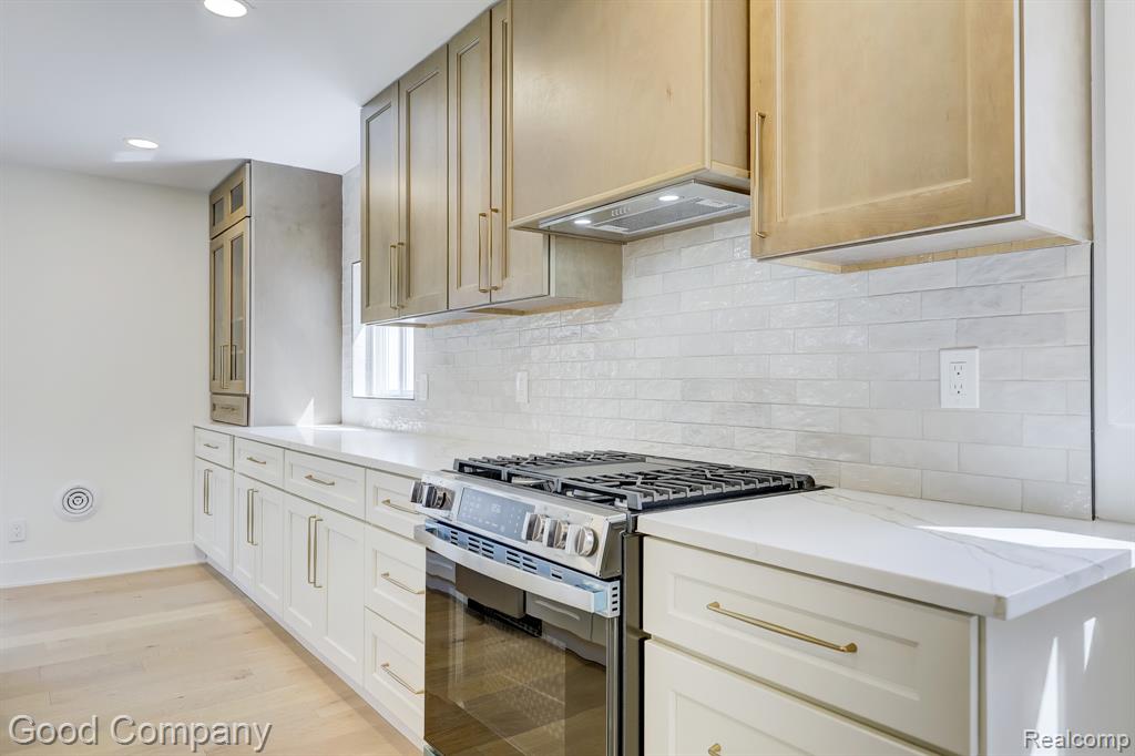 23 Fairwood Boulevard, Pleasant Ridge, MI — Photo 15