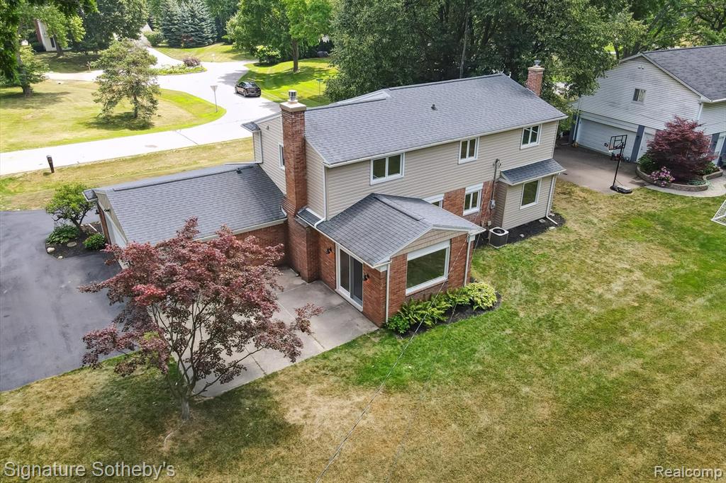 2200 Brenthaven Drive E, Bloomfield, MI 48304 — Photo 45