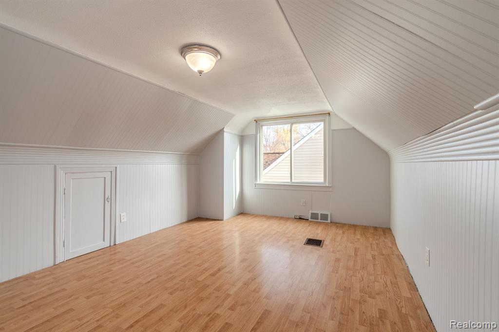 8126 Standard St, Center Line, MI 48015 — Photo 11
