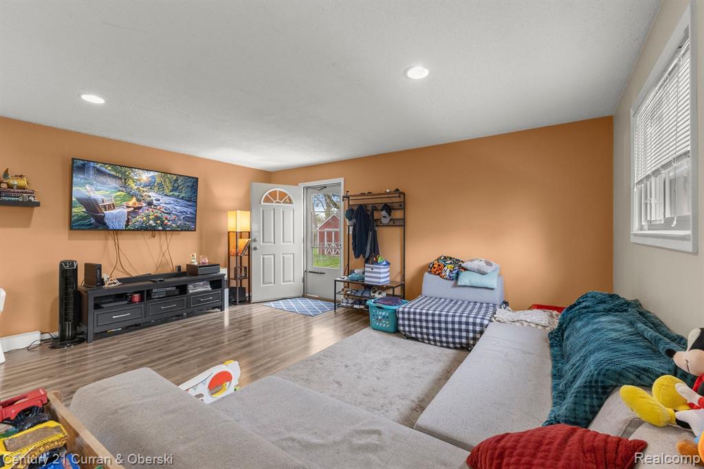 6325 CORDELL Street, Romulus, MI 48174 — Photo 8