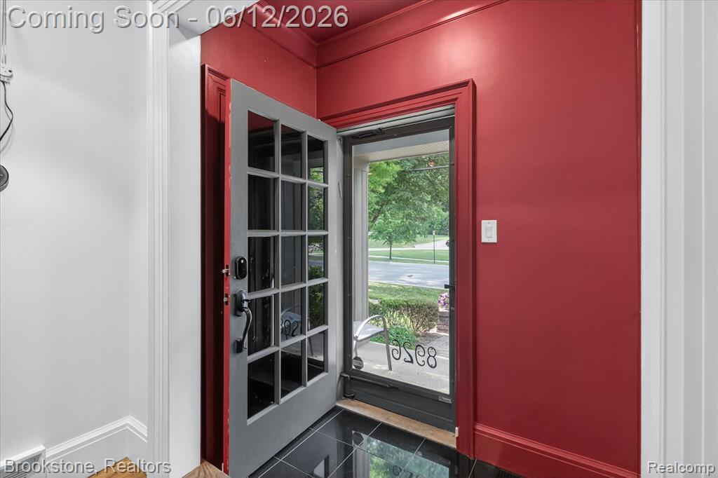 8926 Lincoln Drive, Huntington Woods, MI — Photo 6