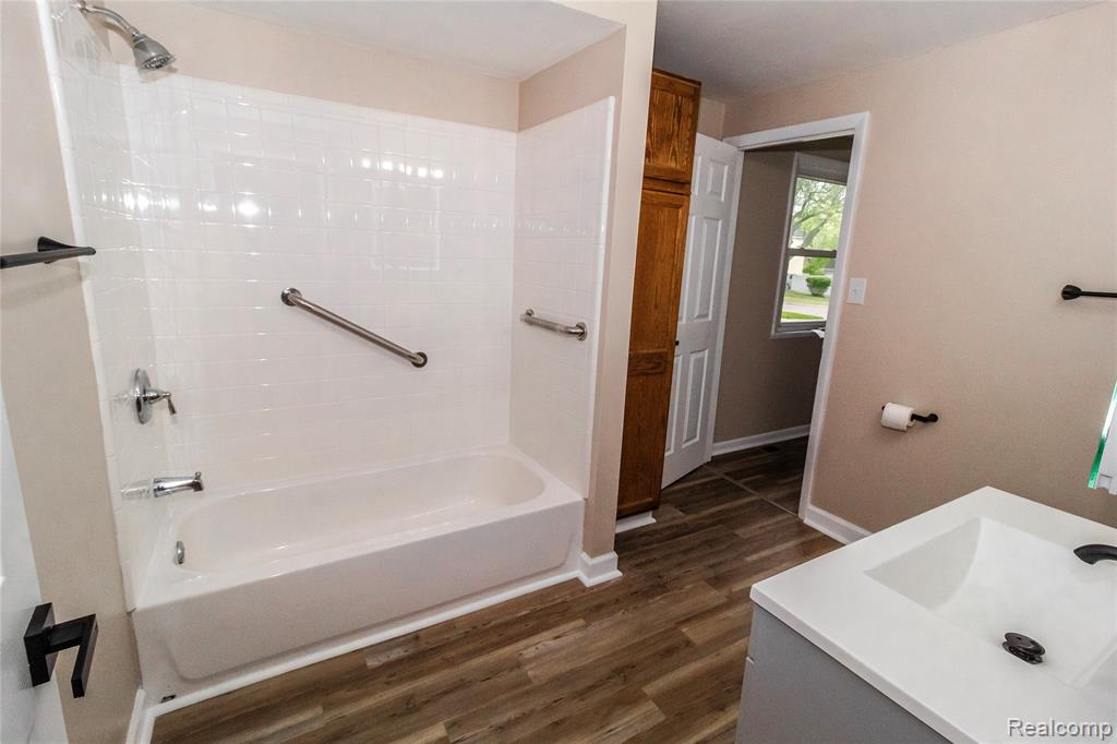 519 S Elm Street, Lapeer, MI 48446 — Photo 24