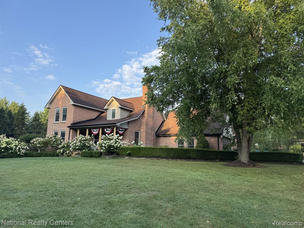 4650 Cooley Lake Road, Commerce Twp, MI 48382 — front exterior