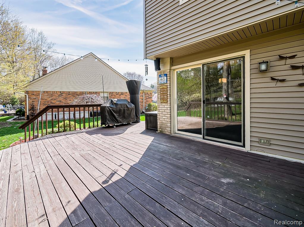 878 River Bend Drive, Rochester Hills, MI 48307 — Photo 33