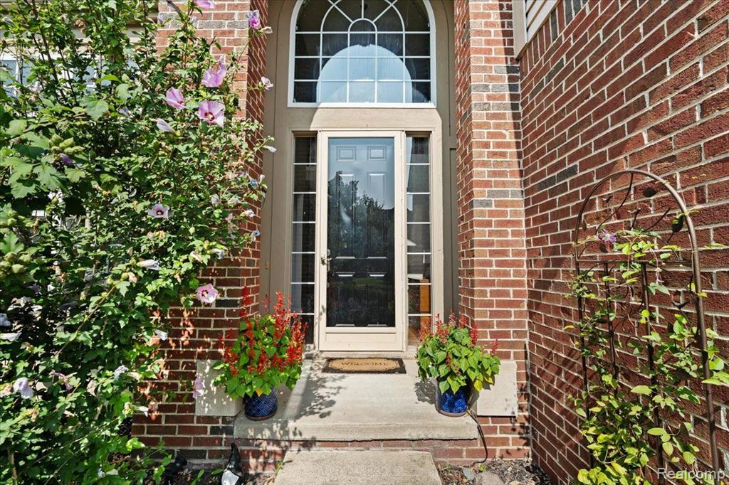 16401 LINCOLN Drive, Northville, MI 48168 — Photo 4