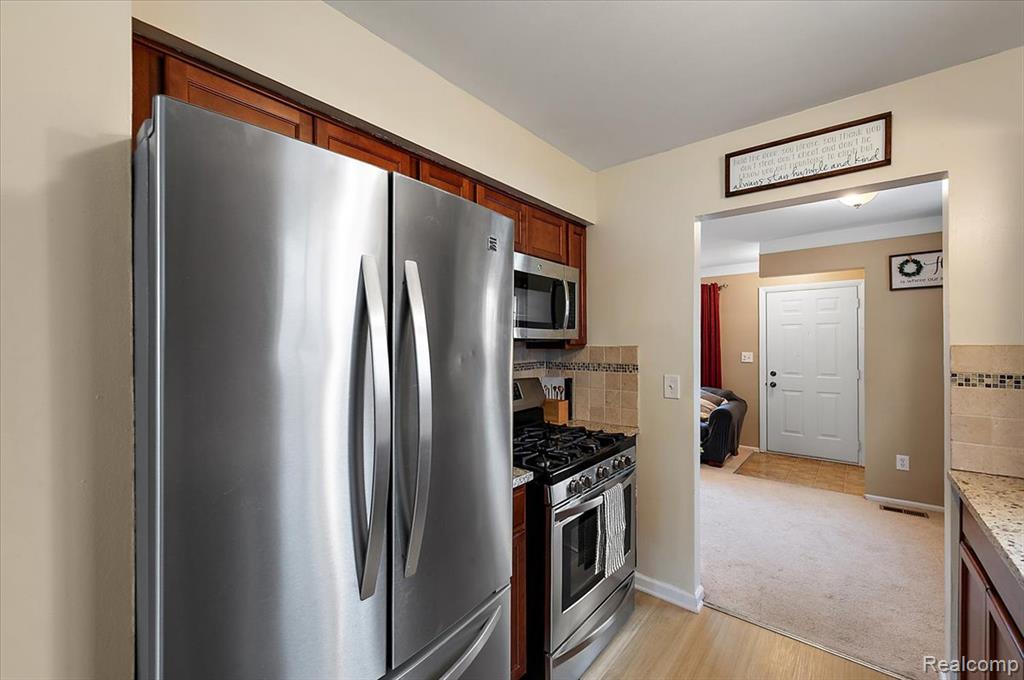 18053 S Wind Drive, Fraser, MI 48026 — Photo 23