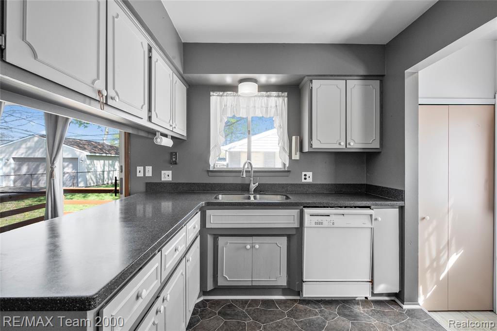 33622 Bock Street, Garden City, MI — Photo 19