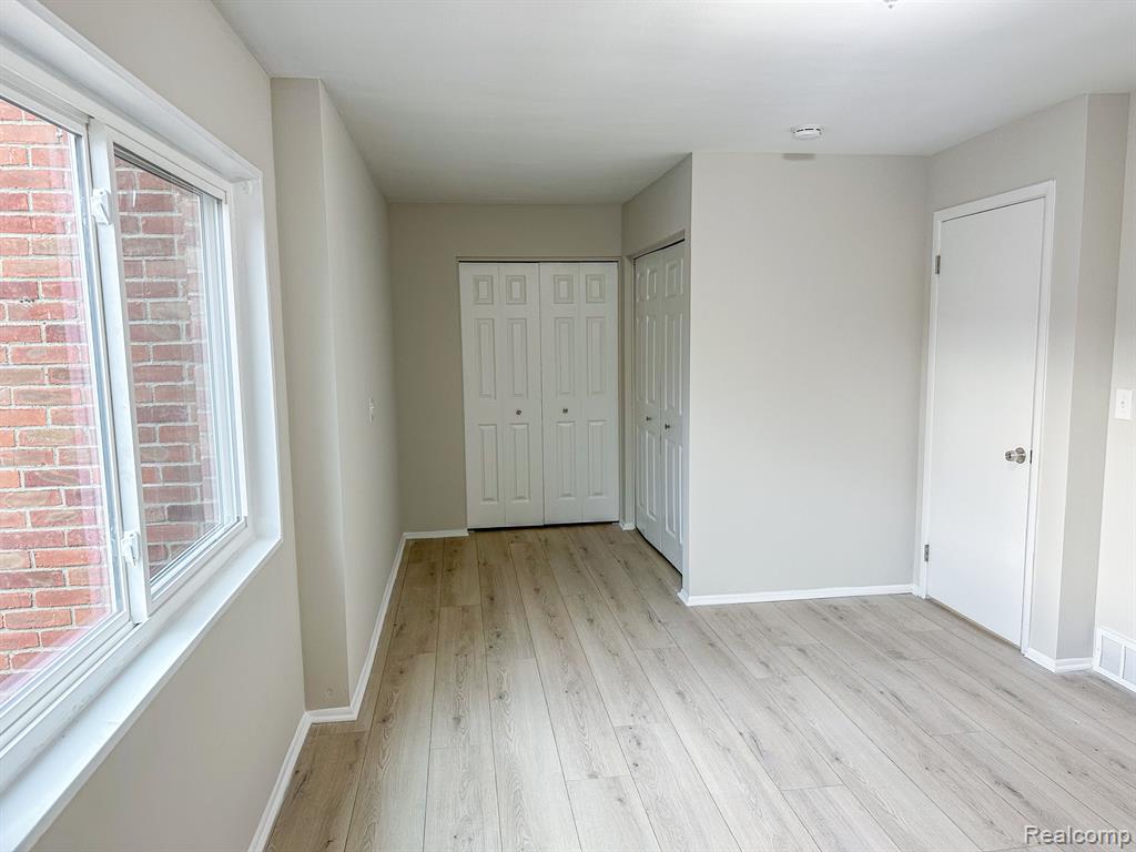 32718 GRAND RIVER Avenue, D3, Farmington, MI 48336 — Photo 9