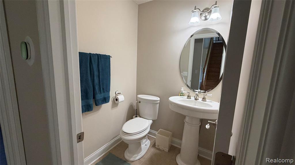 2380 Houghton Hollow Drive, Lansing, MI 48911 — Photo 23