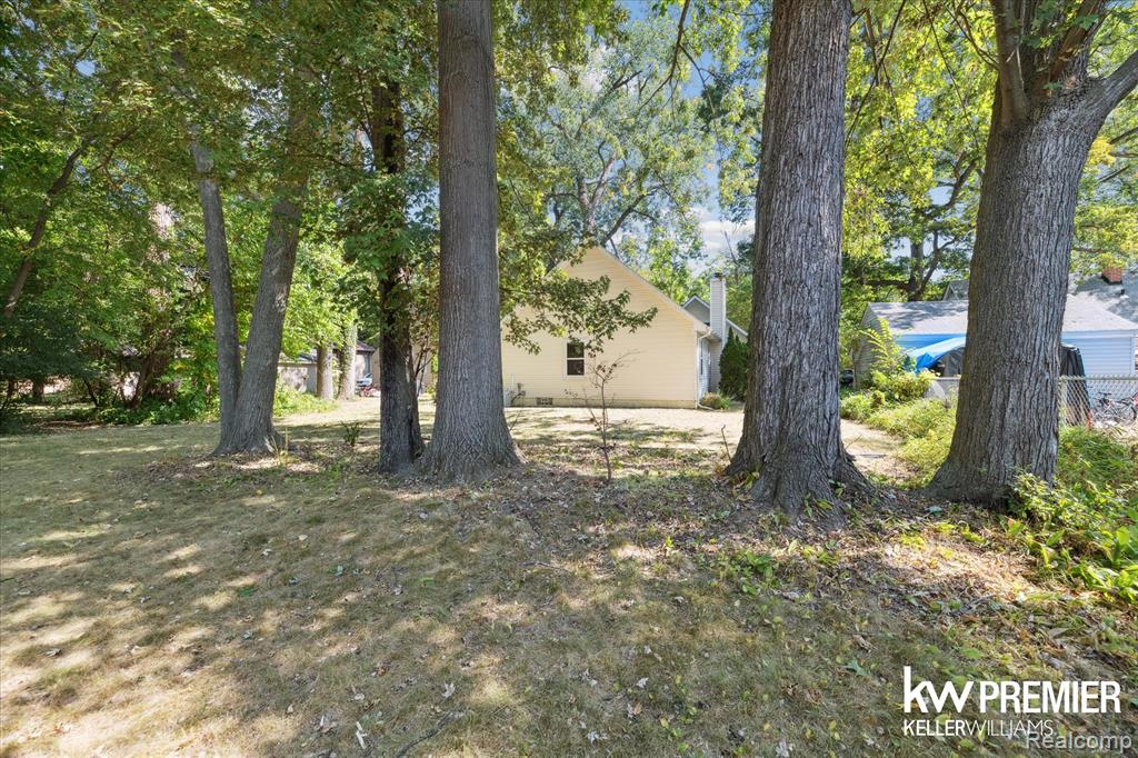 9301 Cardwell Street, Livonia, MI 48150 — Photo 34