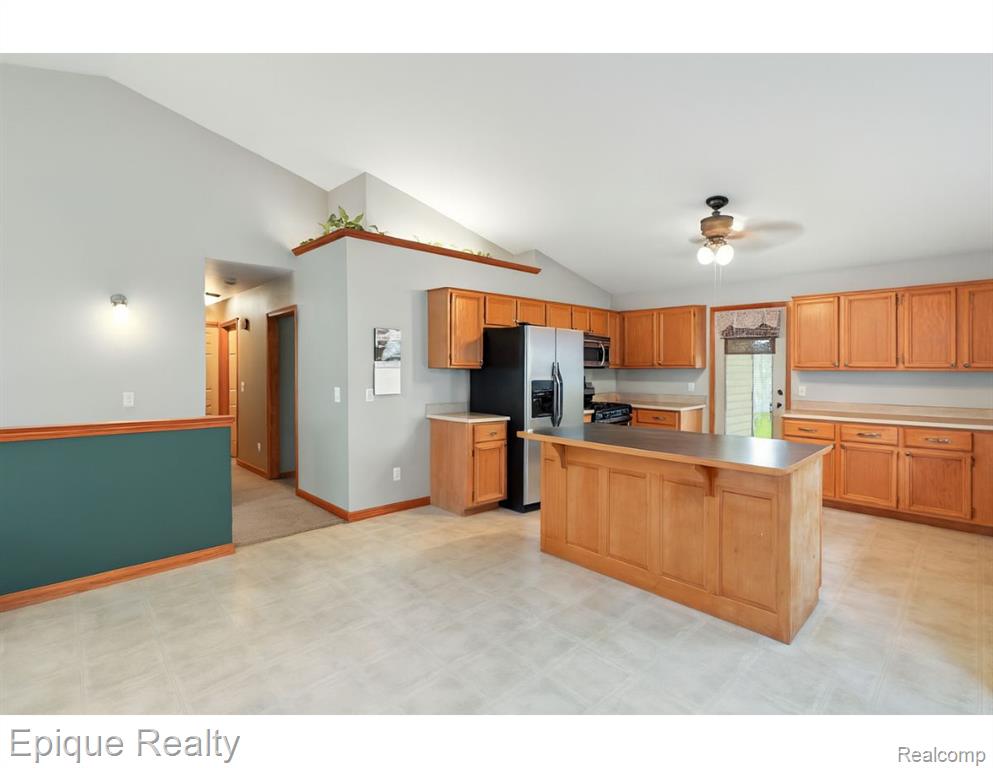 418 Converse Court, Lake Orion, MI 48362 — Photo 11