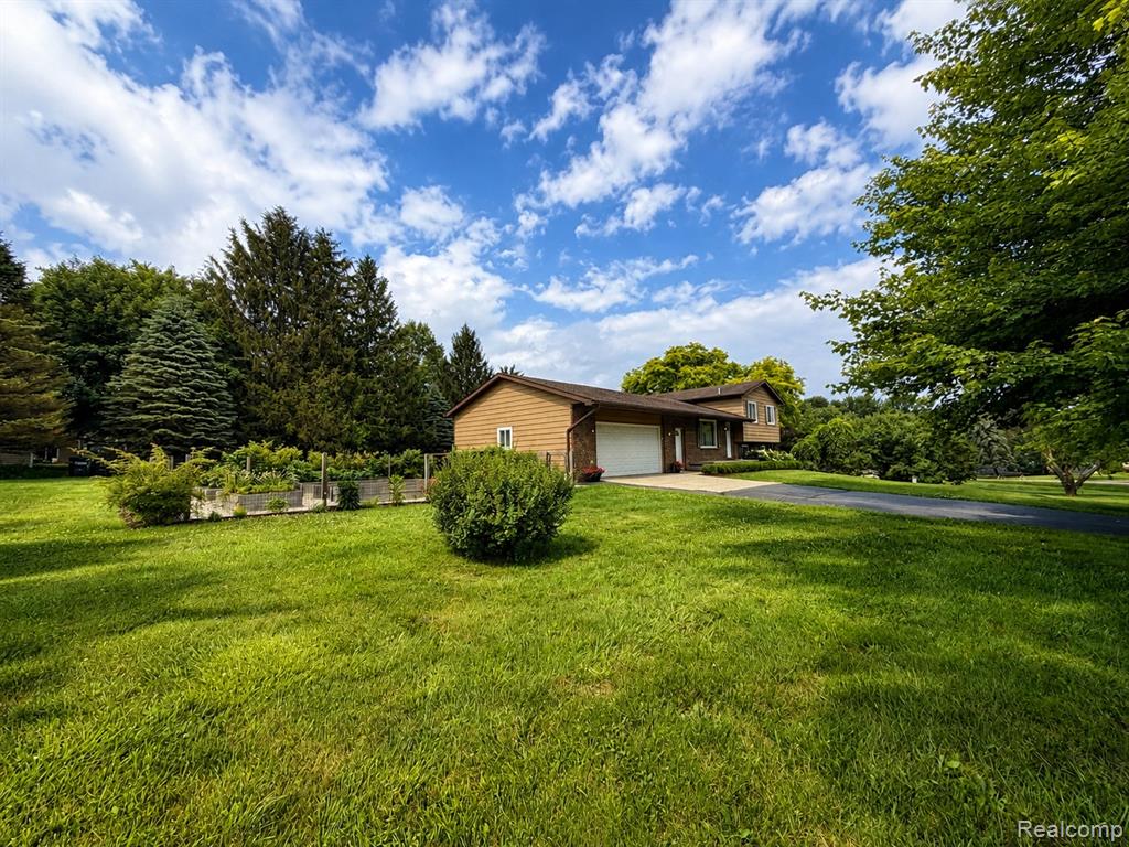 977 Mary Drive, Lapeer, MI 48446 — Photo 11