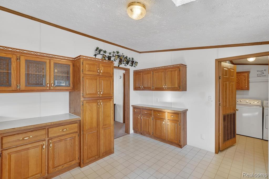 3612 Hawthorne St, Clarkston, MI 48348 — Photo 10