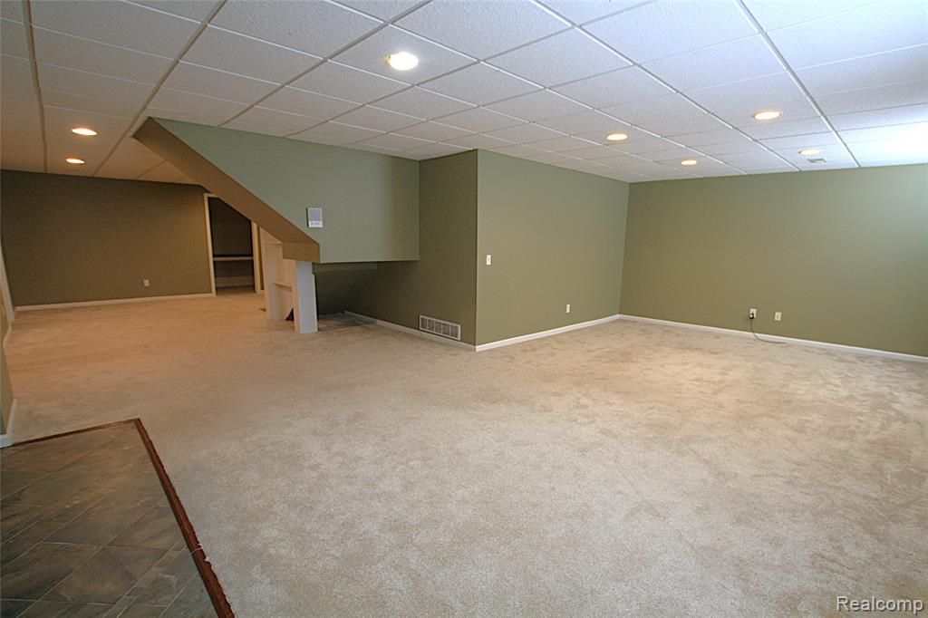 11152 Woodfield Parkway, Grand Blanc, MI 48439 — Photo 33