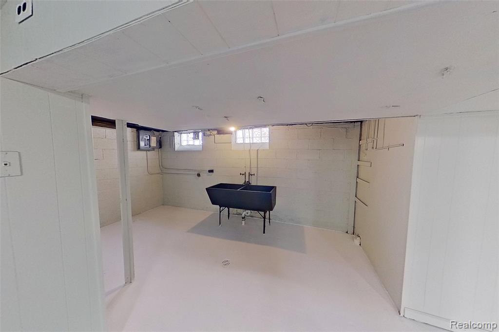 8401 W 7 Mile Road, Detroit, MI 48221 — Photo 46