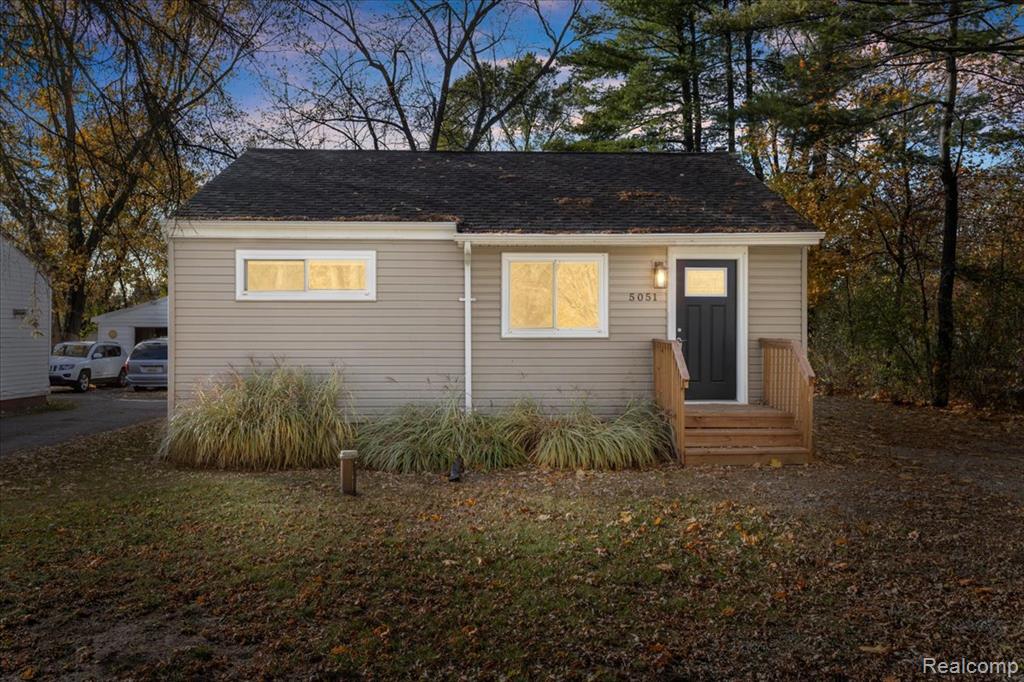 5051 Sashabaw Road, Clarkston, MI — Photo 3
