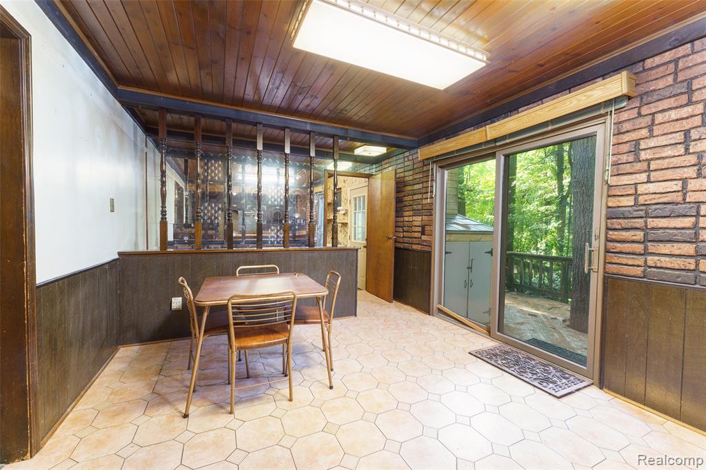 8800 Evergreen Road, Brighton, MI 48116 — Photo 7