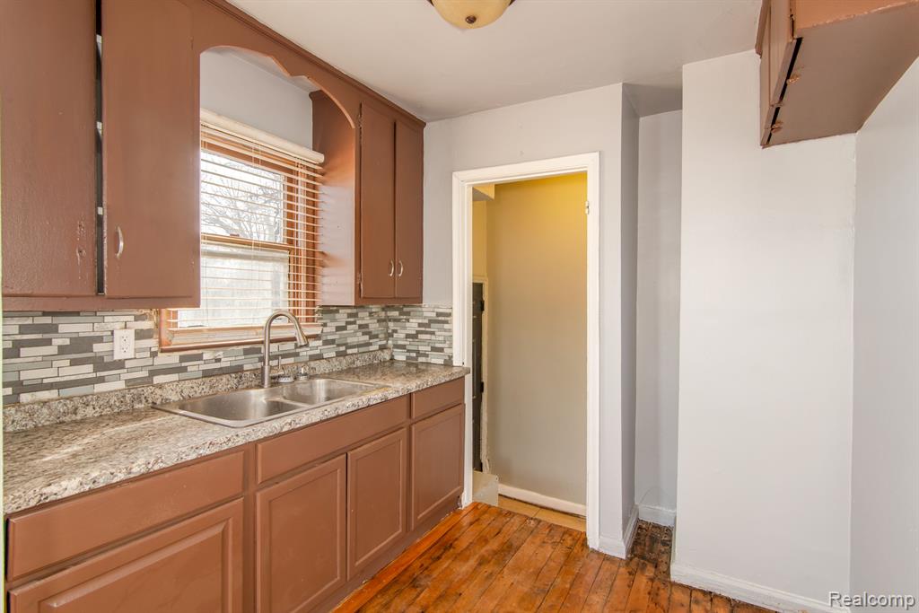 9101 HEYDEN Street, Detroit, MI 48228 — Photo 6