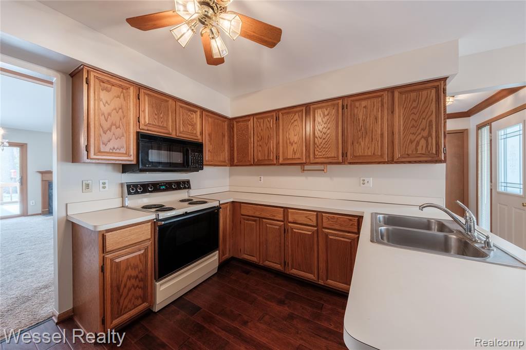 70111 Whitetail Lane, 6, Bruce, MI 48065 — Photo 8