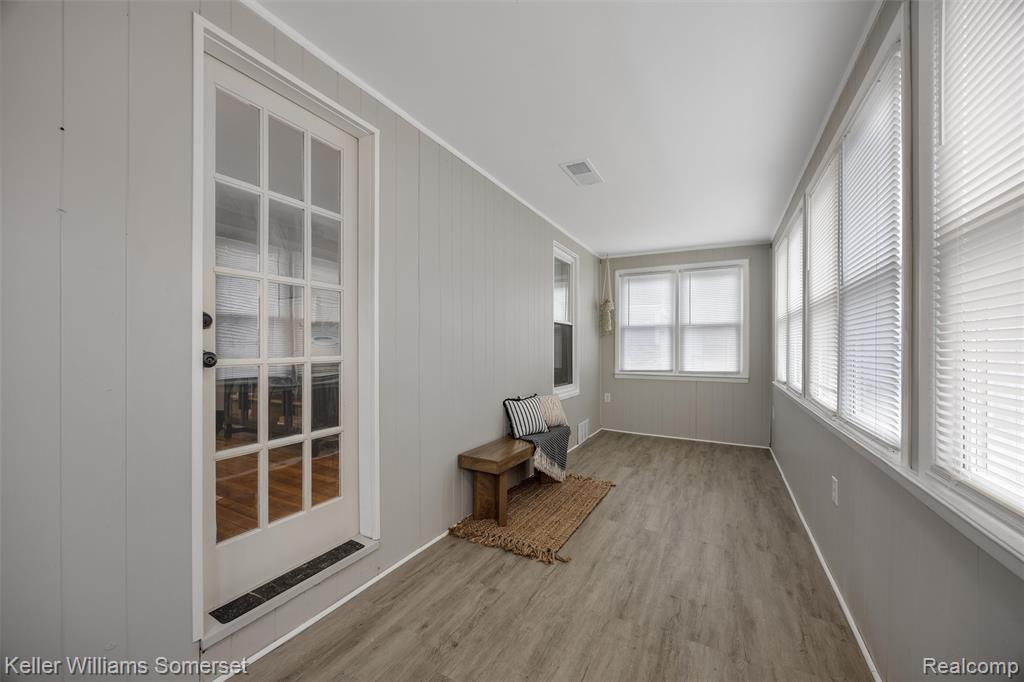 346 E Bernhard Avenue, Hazel Park, MI 48030 — Photo 22