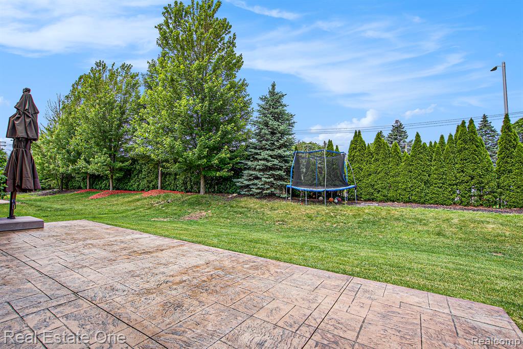 Photo for 7941 Chestnut Drive, Westland, MI - Listing #20251008464 7941 Chestnut Drive, Westland, MI