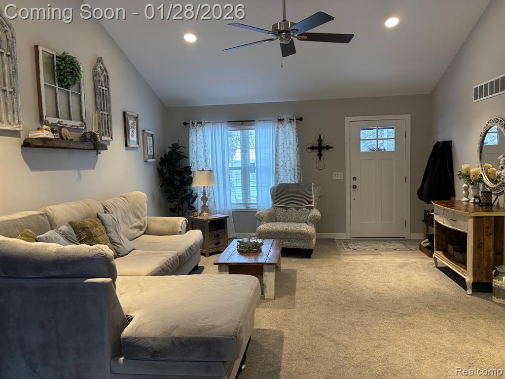605 Hartner Drive, Holly, MI 48442 — Photo 2